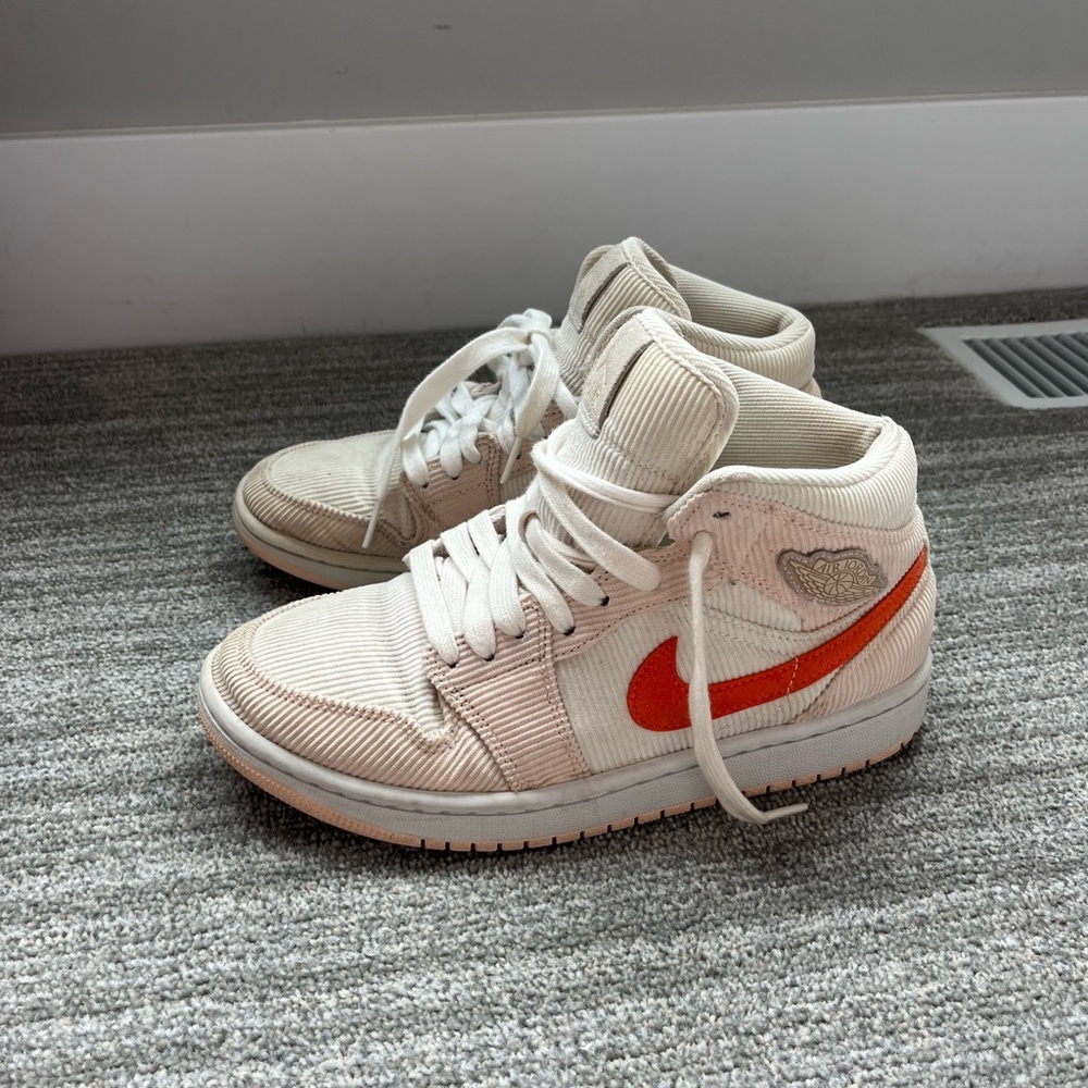 Nike air jordan mid